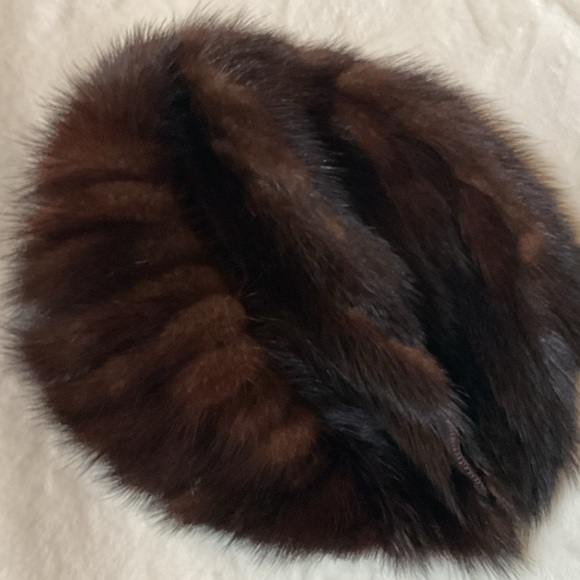 Beautiful mink beret, soft pelts, beautiful condition - Picture 3 of 4